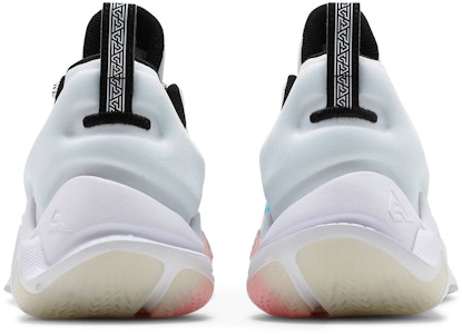 Nike Giannis Immortality 'Force Field' Sepatu Basket DH4470-100 Details for Nike Giannis Immortality 'Force Field' Sepatu Basket DH4470-100