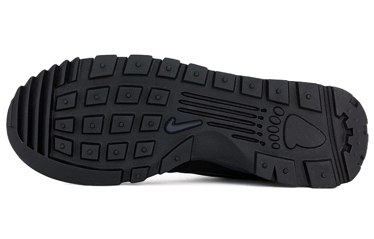 Shop Nike Hoodland Suede 'Triple Black' Lelaki Kasut Hitam Sepenuhnya 654888-090