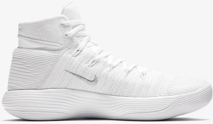 Nike Hyperdunk 2017 Flyknit 'Putih Triple' 917726-100 Lookbook Nike Hyperdunk 2017 Flyknit 'Putih Triple' 917726-100