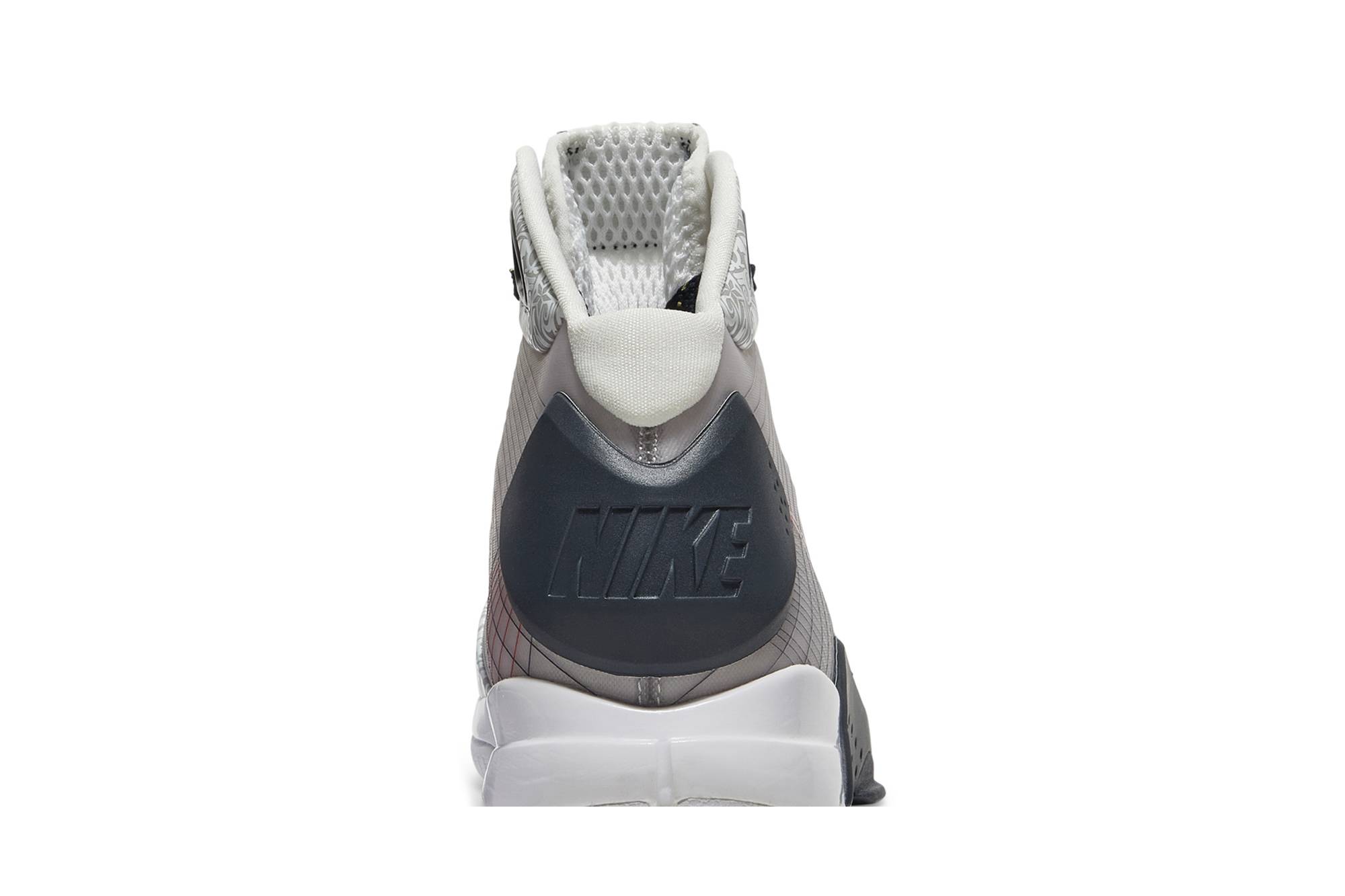 Sizing 耐克 Hyperdunk '我们共同崛起' 篮球鞋 333490-141