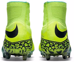 ナイキ ハイパーヴェノム ファントム 2 FG ''ボルト'' サッカースパイク 747213-703 Purchase ナイキ ハイパーヴェノム ファントム 2 FG ''ボルト'' サッカースパイク 747213-703