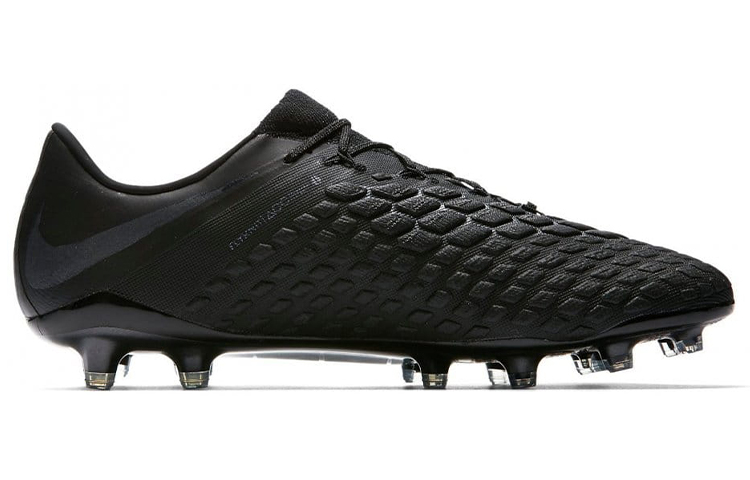 Lookbook 耐吉 Hypervenom Phantom 3 Elite FG 硬地足球鞋 黑色