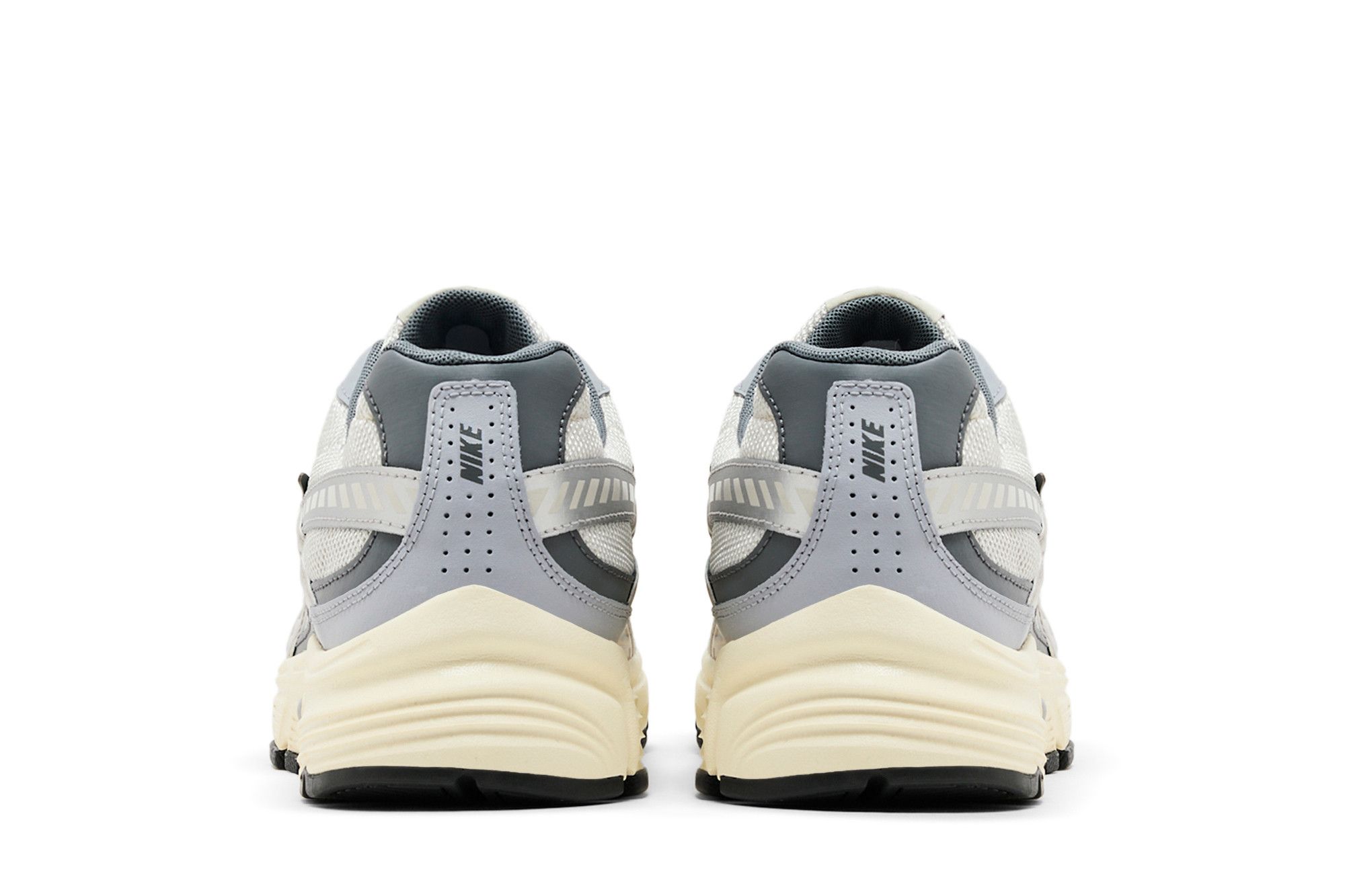Sizing Nike Initiator ''Light Bone Metallic Zilver'' HQ1179-001