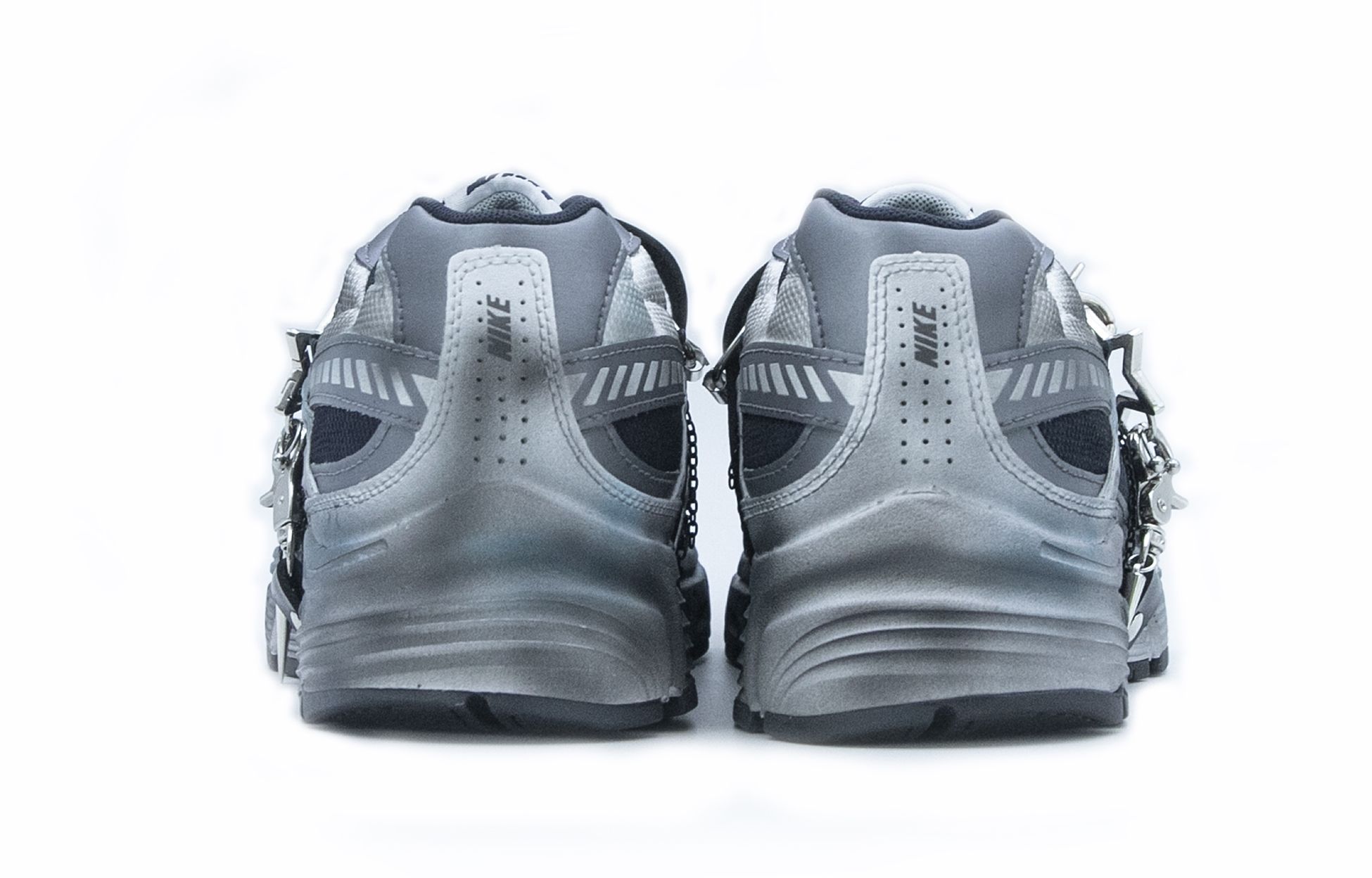 Purchase 나이키 이니시에이터 '실버 블랙 블루 아포칼립스' (Nike Initiator '실버 블랙 블루 아포칼립스') 394055-101-466062