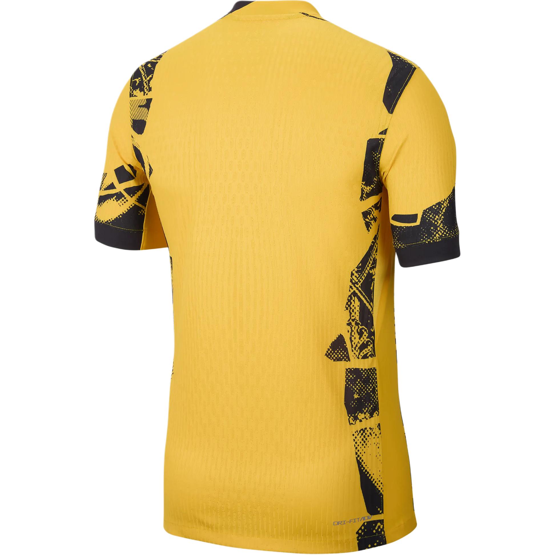 Lookbook Nike Inter Milan Dri-FIT ADV FW24 Jersi Bola Retro Lelaki Emas Universiti. FZ6278-741