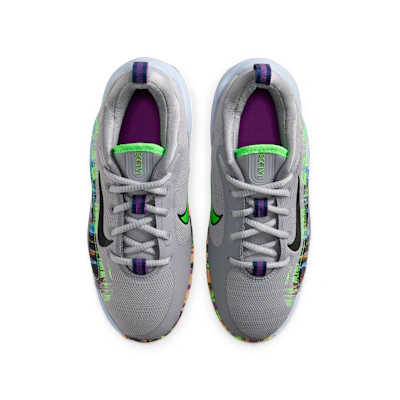 (Youth) Nike IsoFly Sneaker Cement Gray/Black/Vivid Purple/Green Strike
