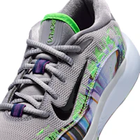Sizing Nike IsoFly 運動鞋 水泥灰/黑色/亮紫/綠擊 HV2281-001