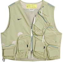 Nike ISPA Logo Zip Utility Vest Green Mens. CZ3209-205 Nike ISPA Logo Zip Utility Vest Green Mens. CZ3209-205