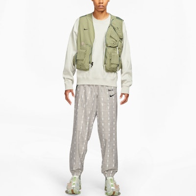 Nike ISPA Logo Zip Utility Vest Hijau Pria. CZ3209-205 Lookbook Nike ISPA Logo Zip Utility Vest Hijau Pria. CZ3209-205