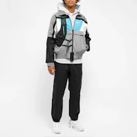 Shop Nike ISPA 系列3M反光拉鍊口袋灰色防風夾克 CD6368-012