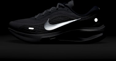 Nike Journey Run 白黑亞洲款 FN0228-104 1