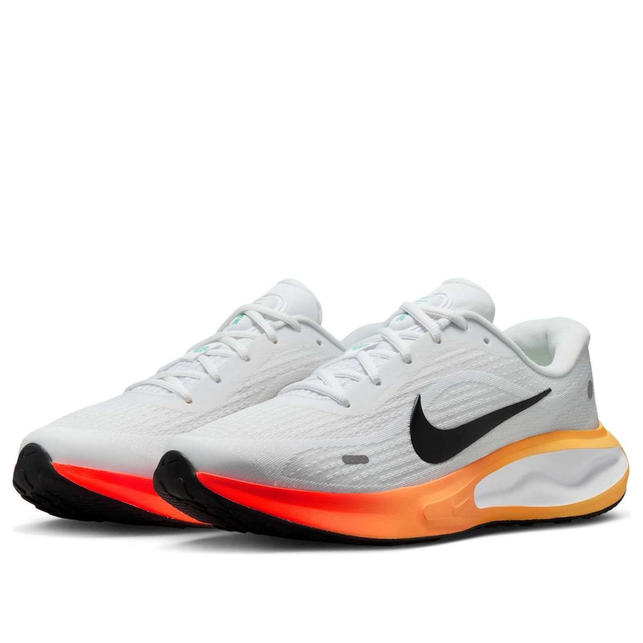 Lookbook Nike Journey Run 'Putih Bright Crimson Hitam' IH7329-101