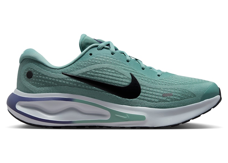Buy Nike Journey Run Meriam Ungu Pasir FN0228-010