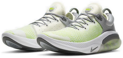 Lookbook Nike Joyride Run Flyknit 'Volt' Sneakers Pria Wanita AQ2730-102
