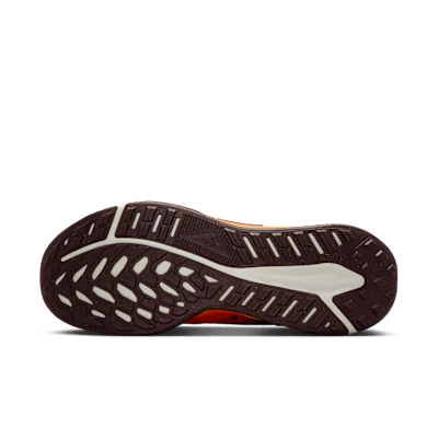 Lookbook Nike Juniper Trail 2 GORE-TEX Rojo Oscuro/Burgundy Crush/Blanco/Hiper Crimson HM9734-600