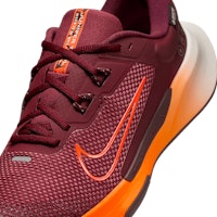 나이키 주니퍼 트레일 2 고어텍스 다크 팀 레드/버건디 크러쉬/세일/하이퍼 크림슨 HM9734-600 Sizing 나이키 주니퍼 트레일 2 고어텍스 다크 팀 레드/버건디 크러쉬/세일/하이퍼 크림슨 HM9734-600