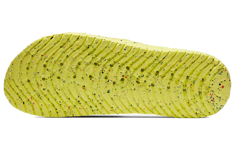 Shop Nike Kawa SE 時尚悠閒拖鞋 黃