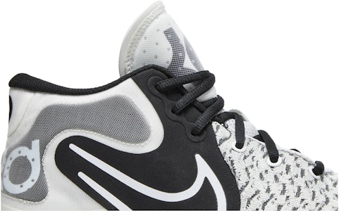 Nike KD Trey 5 VIII 'Putih Hitam'Sepatu Basket CK2090-101 Order Nike KD Trey 5 VIII 'Putih Hitam'Sepatu Basket CK2090-101