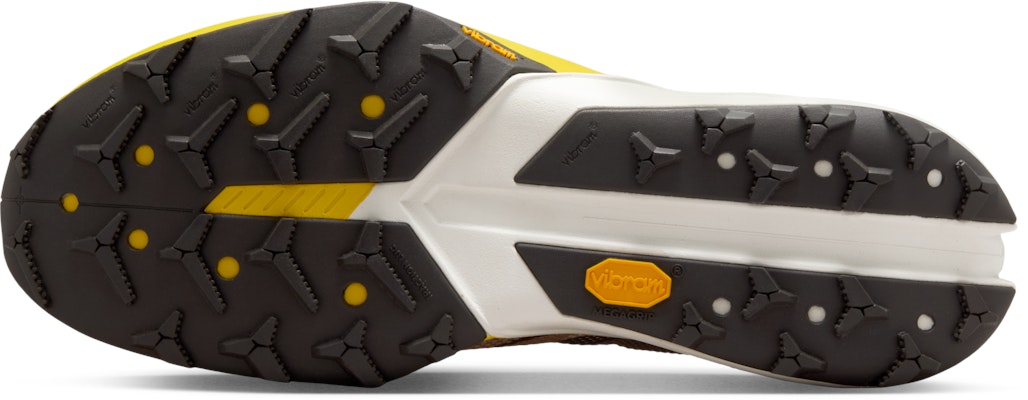 Nike Kiger 10 'Lightning Medium Ash' FV3929-700 Details for Nike Kiger 10 'Lightning Medium Ash' FV3929-700