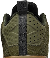 耐克 科比如11 精英低帮 4KB 黑马 824463-063 Sizing 耐克 科比如11 精英低帮 4KB 黑马 824463-063