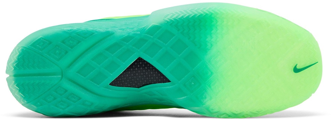 Nike Kobe 3 Low Protro 'Grinch' IV7127-300 Shop Nike Kobe 3 Low Protro 'Grinch' IV7127-300