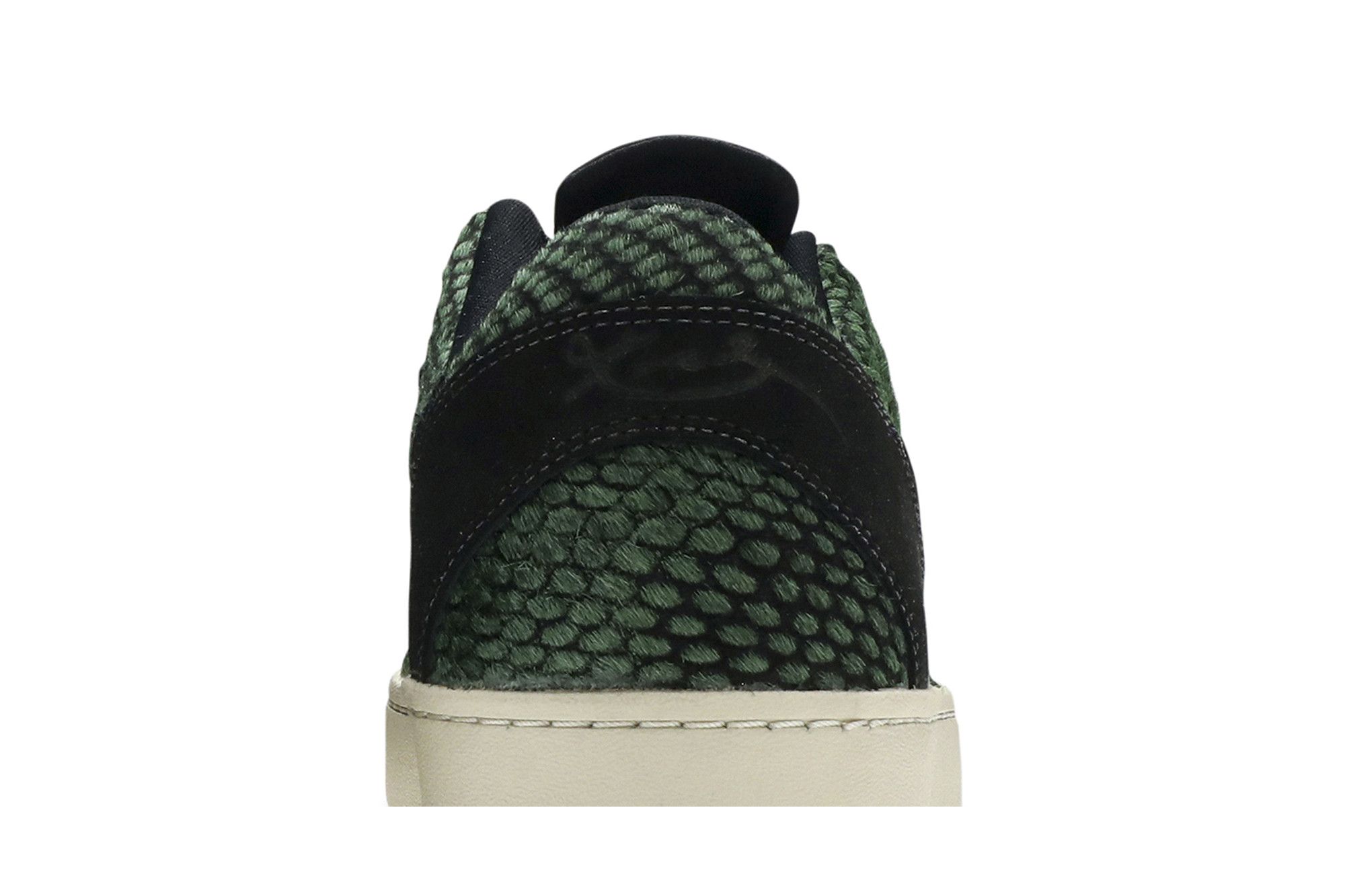 Sizing Nike Kobe 8 NSW Lifestyle LE ''Gorge Green'' Sneaker 582552-300