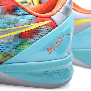 ナイキ コービー8 システム "ベニスビーチ" 555035-002 Sizing ナイキ コービー8 システム "ベニスビーチ" 555035-002