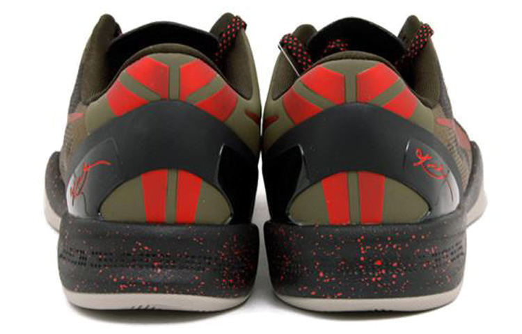 Shop 耐克科比8代系统 GC '蟒蛇' 555286-301