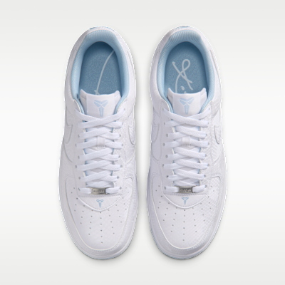 Shop 耐克 Kobe Air Force 1 Low 白色/兵工藍 ''Lower Merion 高中客場配色'' IB0018-103