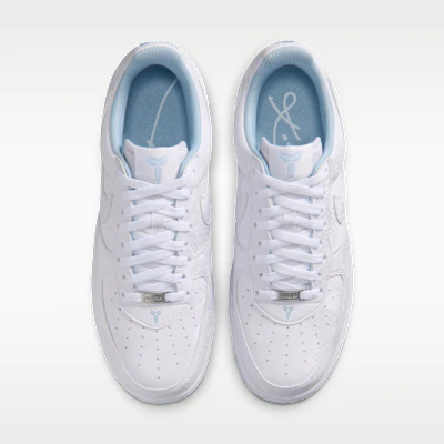 耐克 Kobe Air Force 1 Low 白色/兵工藍 ''Lower Merion 高中客場配色'' IB0018-103 Shop 耐克 Kobe Air Force 1 Low 白色/兵工藍 ''Lower Merion 高中客場配色'' IB0018-103