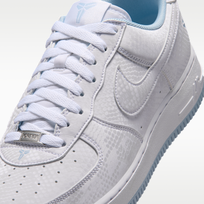 Cheap 耐克 Kobe Air Force 1 Low 白色/兵工藍 ''Lower Merion 高中客場配色'' IB0018-103