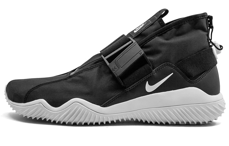 nike komyuter triple black