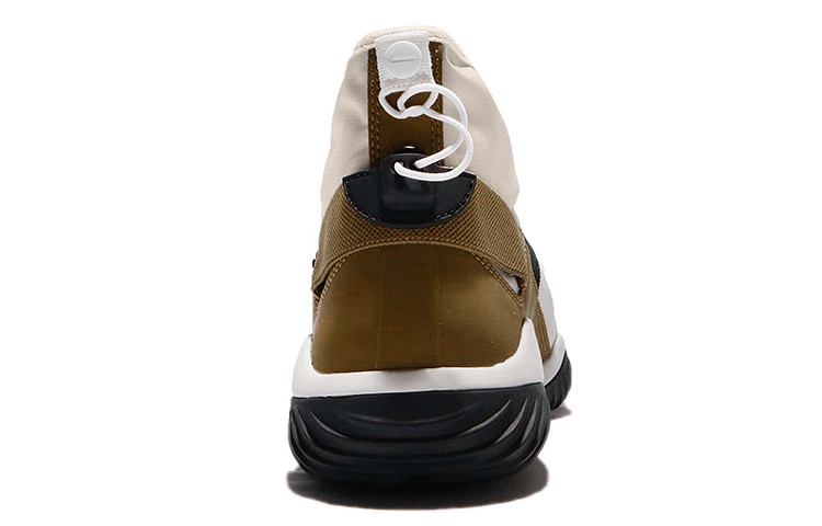 Lookbook Nike ACG Komyuter 機能運動休閒鞋 米色