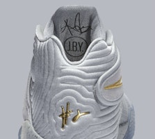 Nike Kyrie 2 'Gris Batalla' 819583-005/852399-005 Details for Nike Kyrie 2 'Gris Batalla' 819583-005/852399-005