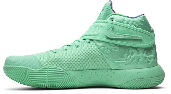 Nike Kyrie 2 EP 'What The' Sepatu Basket 914679-300 Lookbook Nike Kyrie 2 EP 'What The' Sepatu Basket 914679-300