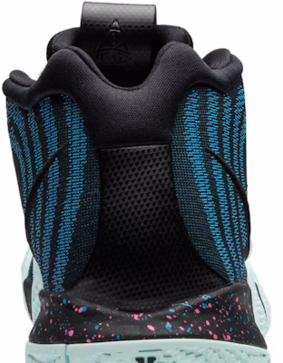 나이키 카이리 4 80년대 (데케이드 팩) 943806-007 Sizing 나이키 카이리 4 80년대 (데케이드 팩) 943806-007