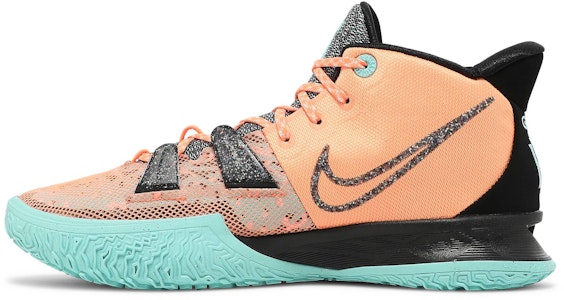 耐克凯里7代 "奔向未来" DD1447-800 Lookbook 耐克凯里7代 "奔向未来" DD1447-800