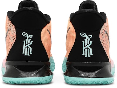 耐克凯里7代 "奔向未来" DD1447-800 Details for 耐克凯里7代 "奔向未来" DD1447-800