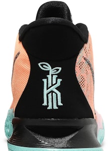 耐克凯里7代 "奔向未来" DD1447-800 Sizing 耐克凯里7代 "奔向未来" DD1447-800