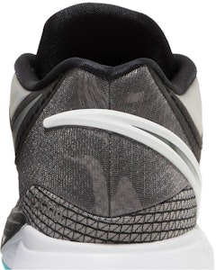 耐吉 Kyrie 8 'Orca' DJ6017-001/DJ6016-001 Sizing 耐吉 Kyrie 8 'Orca' DJ6017-001/DJ6016-001