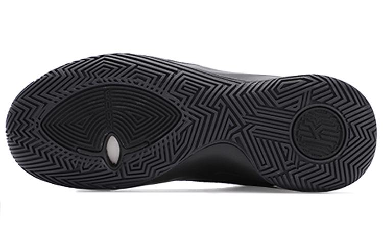 Shop Nike Flytrap 2 Kyrie 歐文 低筒 實戰籃球鞋 男女鞋款 黑色 簡約版本