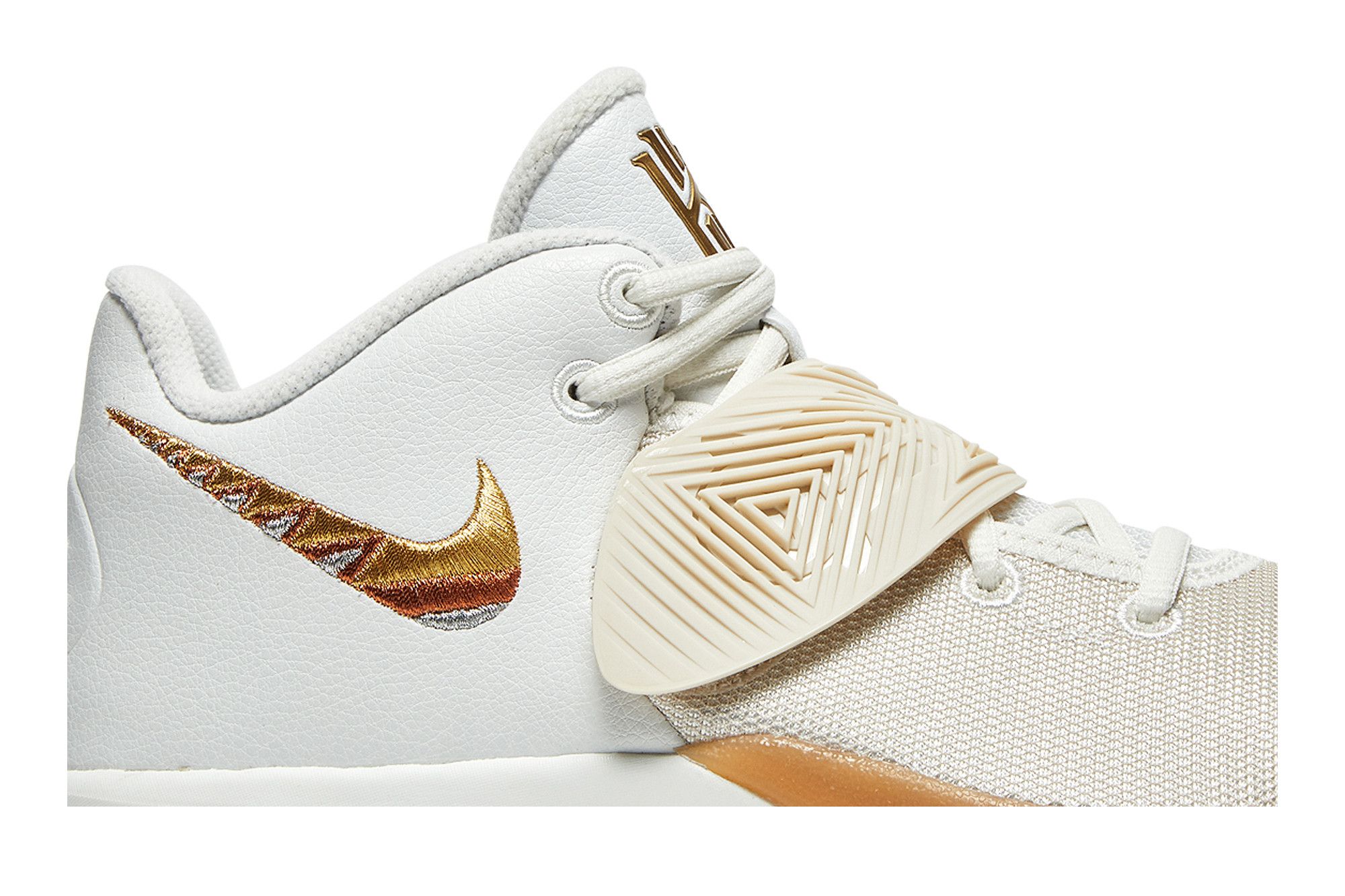 Lookbook Nike Kyrie Flytrap 3 EP ''Wit Metallic Goud'' CD0191-105