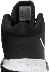 나이키 카이리 플라이트랩 4 '블랙 화이트' CT1972-001 Sizing 나이키 카이리 플라이트랩 4 '블랙 화이트' CT1972-001