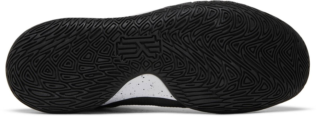 Nike Kyrie Flytrap 4 EP 'Hitam Putih' CT1973-001 Shop Nike Kyrie Flytrap 4 EP 'Hitam Putih' CT1973-001