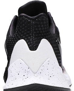 Nike Kyrie 低筒2 實戰籃球鞋 黑白 Sizing Nike Kyrie 低筒2 實戰籃球鞋 黑白