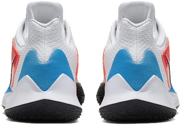 Nike Kyrie Low 2 白色實戰籃球鞋 Shop Nike Kyrie Low 2 白色實戰籃球鞋