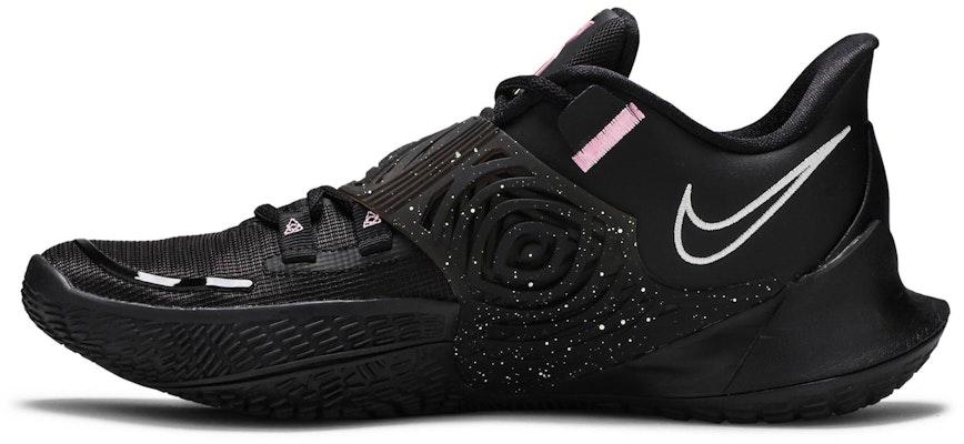 Nike Kyrie Low 3 Hitam Perak Metalik CJ1286-002 Lookbook Nike Kyrie Low 3 Hitam Perak Metalik CJ1286-002