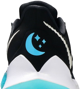 Nike Kyrie Low 3 Luna CJ1286-001 Sizing Nike Kyrie Low 3 Luna CJ1286-001