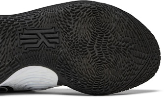 Nike Kyrie Low 3 TB 'Hitam Putih' CW4147-001 Purchase Nike Kyrie Low 3 TB 'Hitam Putih' CW4147-001