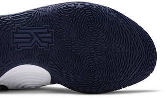 Nike Kyrie Low 3 TB 'Midnight Navy' Sepatu Basket Peformance Pria CW4147-402 Purchase Nike Kyrie Low 3 TB 'Midnight Navy' Sepatu Basket Peformance Pria CW4147-402